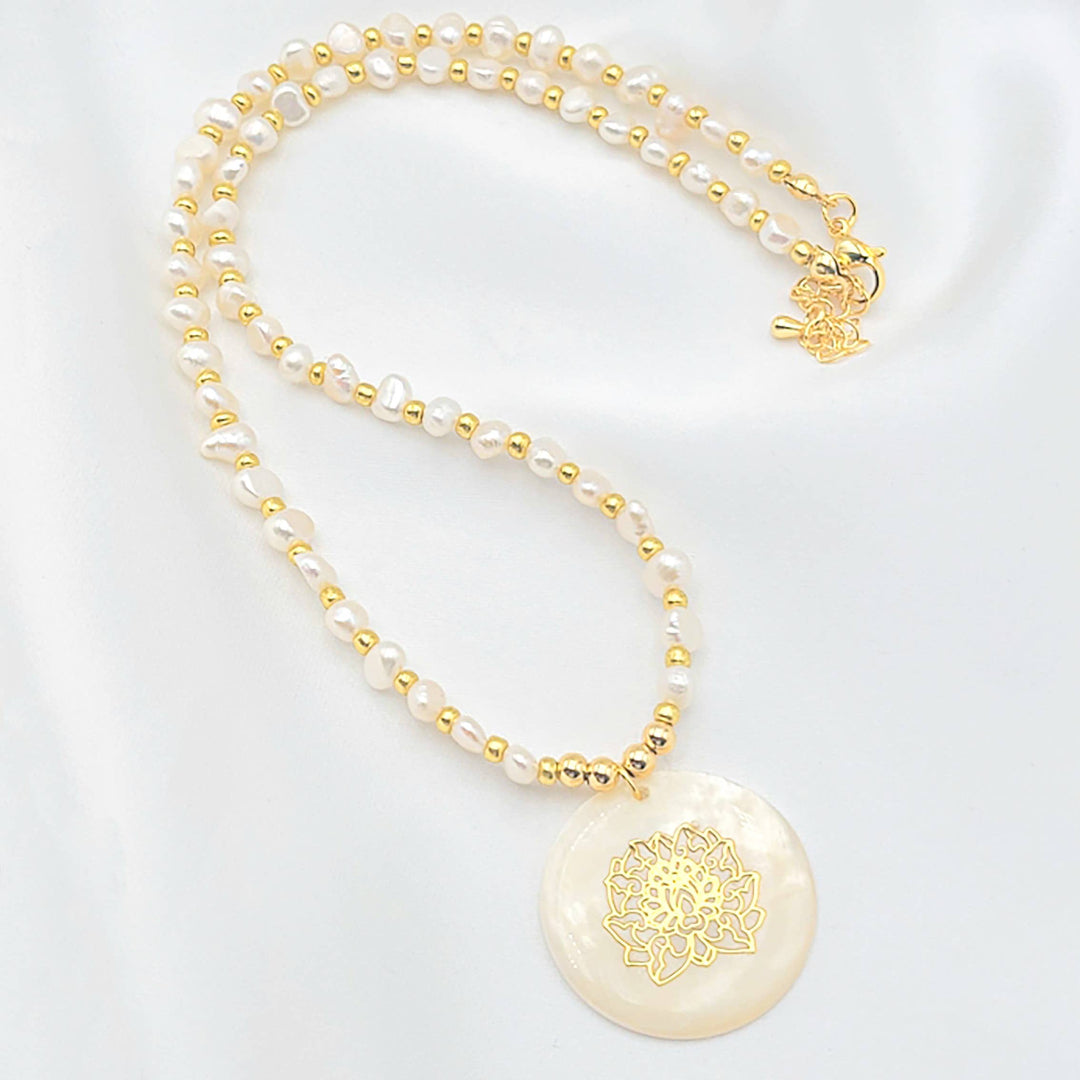 Collier court Aurora nacre et perle d'eau douce