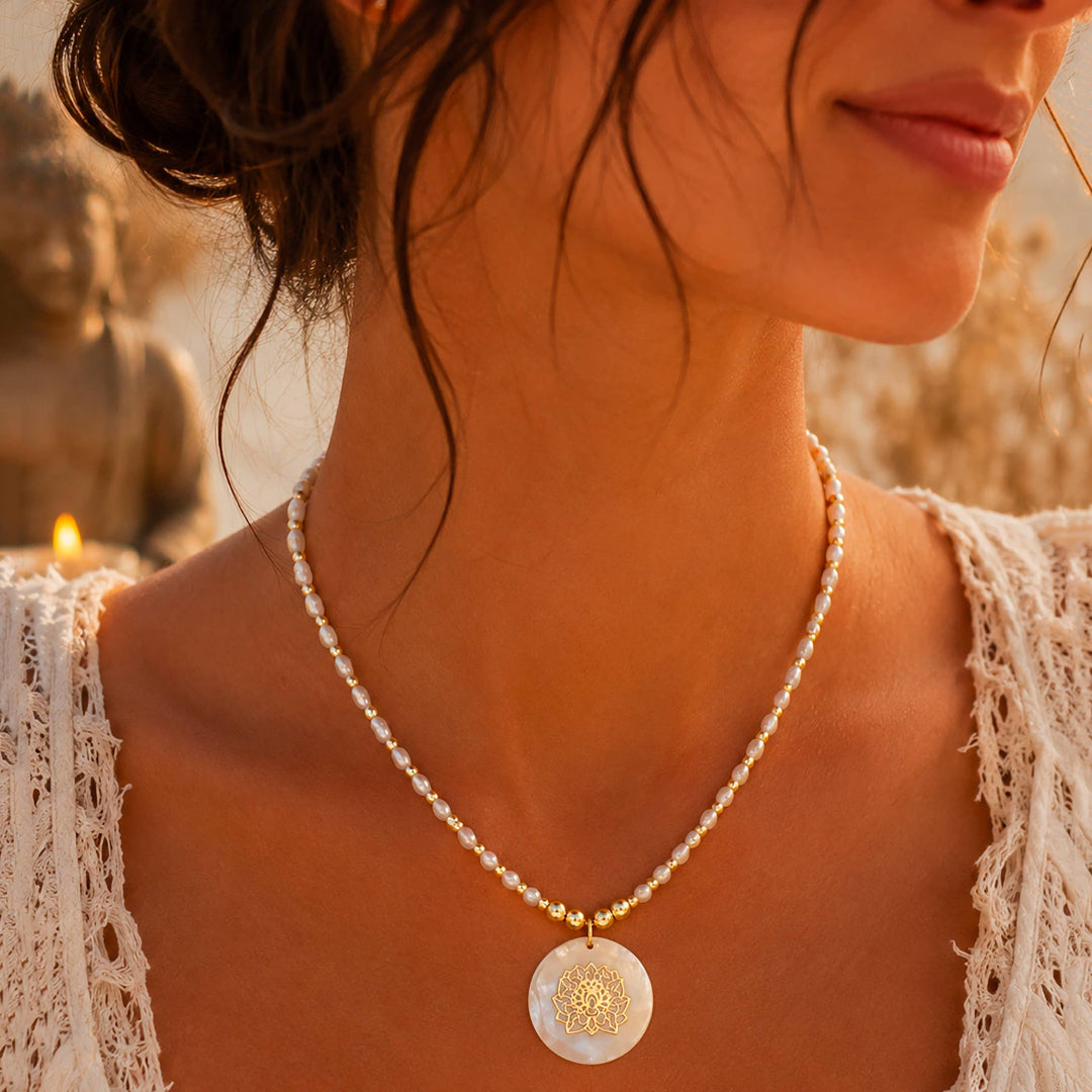 Collier court Aurora nacre et perle d'eau douce