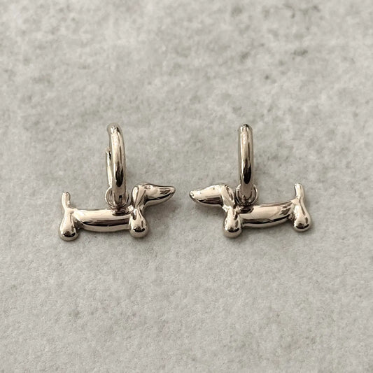 Boucles d'oreilles créoles teckel minimalistes argenté