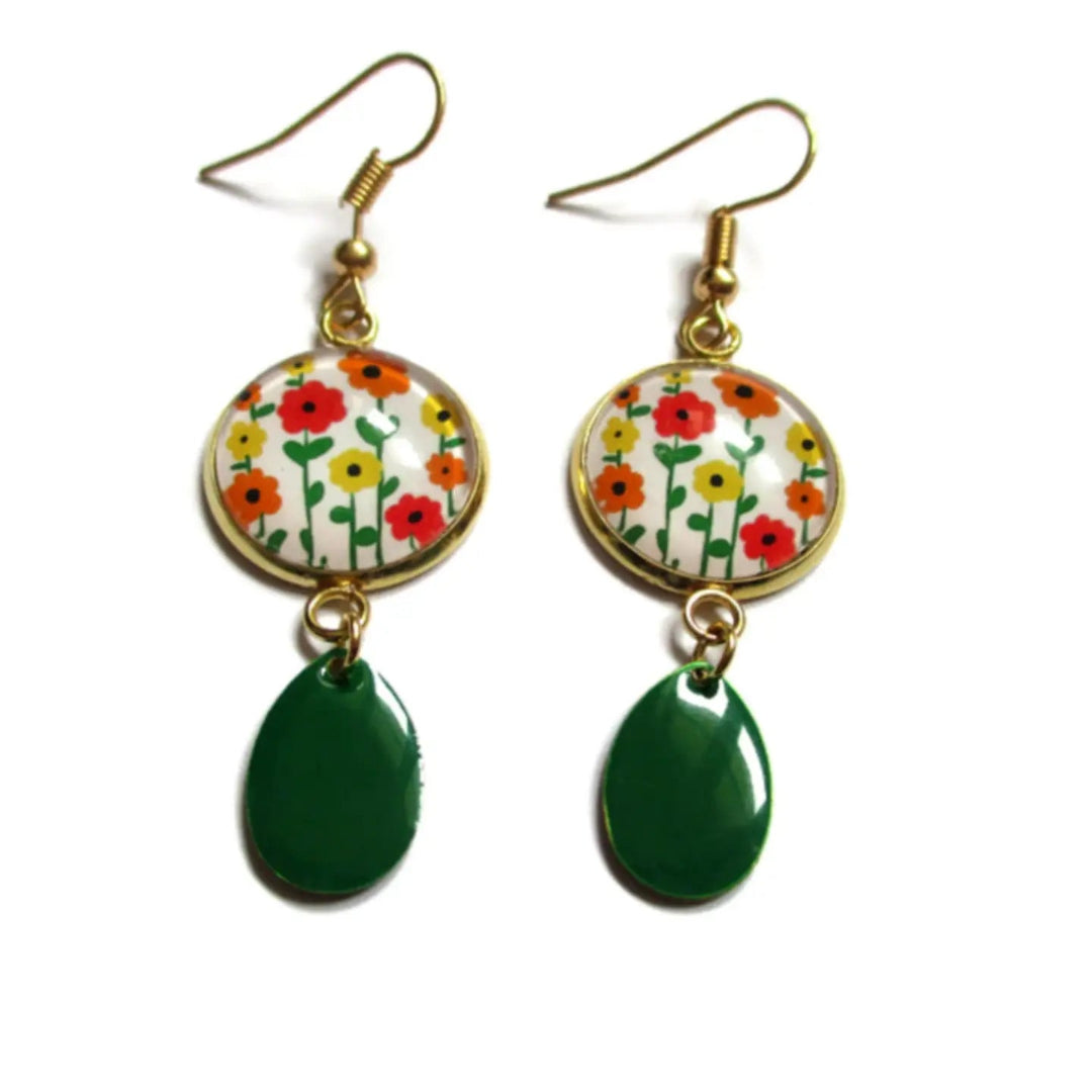 BOUCLES D'OREILLES pendentifs fleurs multicolores, émail vert, finition dorée